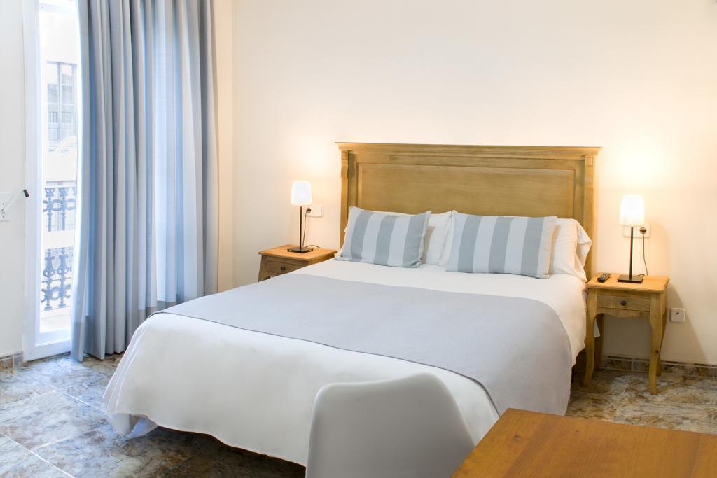Hostal Portofino Arenys de Mar Bagian luar foto